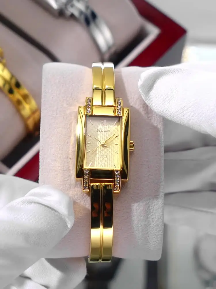 OLEVS Orologio da Donna Quadrato Con Quadrante Piccolo, Elegante Orologio da Polso in Acciaio Inossidabile Con Diamanti, Quadrante A5 Oro/Cinturino Oro