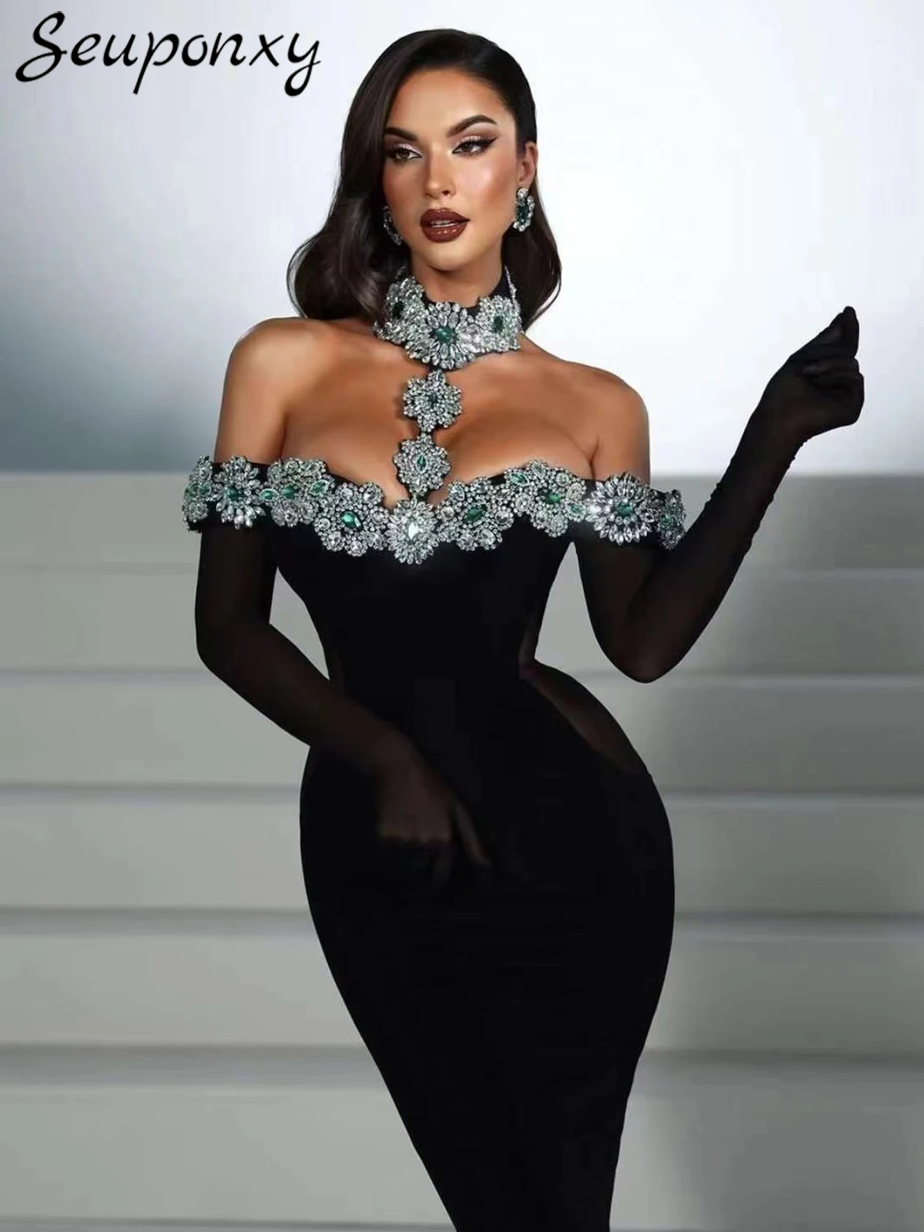 

Женское длинное платье с открытыми плечами, черное платье-макси с открытыми плечами, украшенное стразами, в стиле Звезд