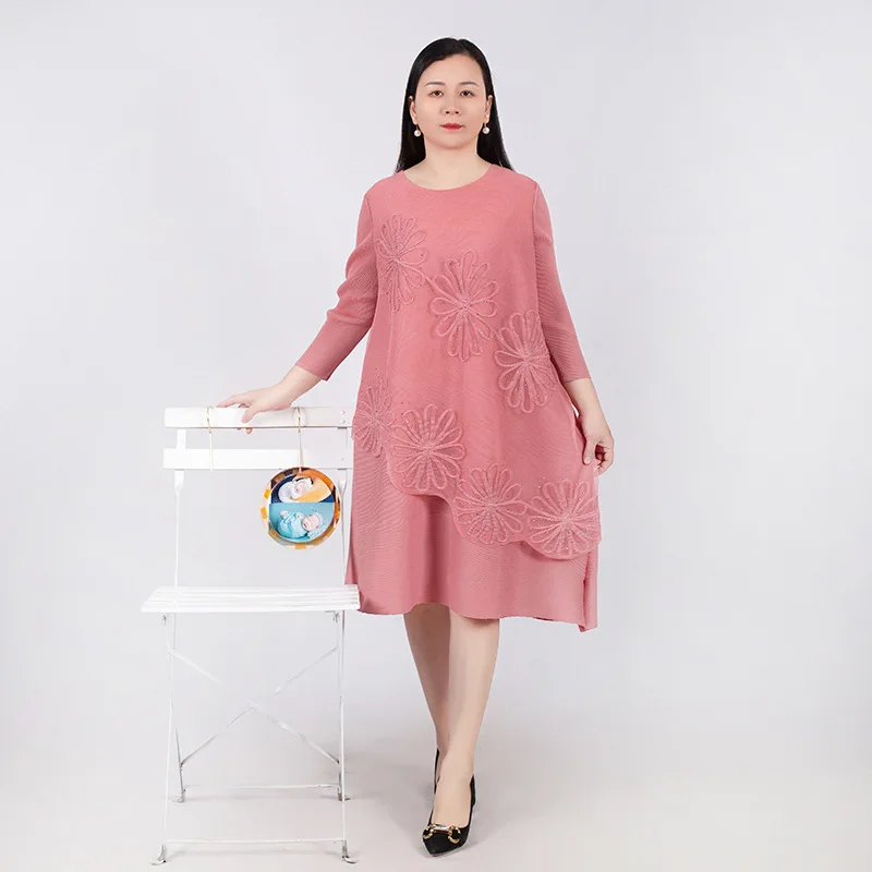 

2023 new solid color embroidered long sleeve large size pleated dress