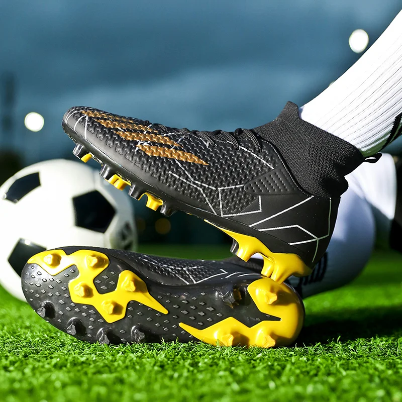 Fashion Branded Men's Soccer Shoes Outdoor Breathable Non-slip Football Boots Men Original Purple High Top Sneakers Futsal Man