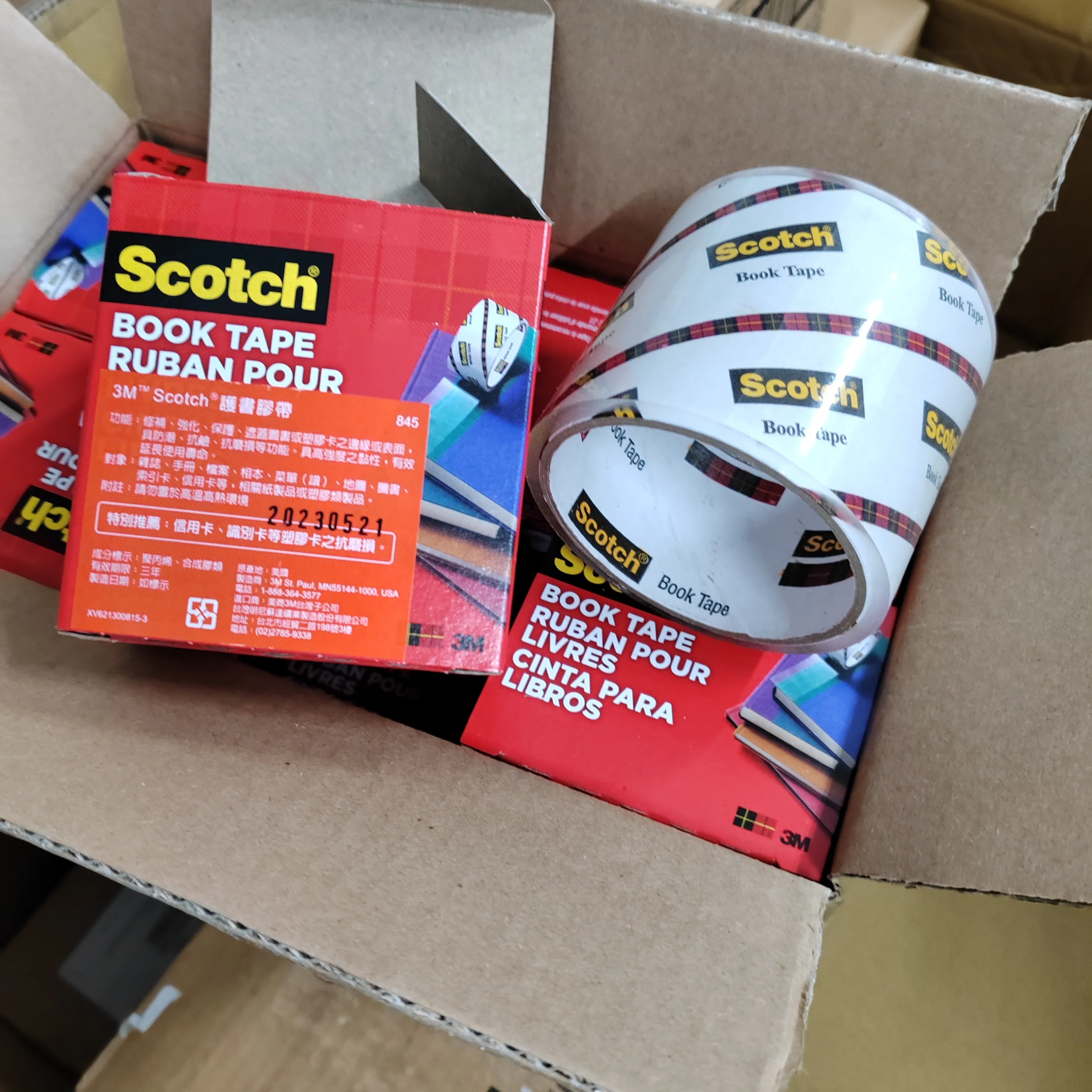 3M Scotch Transparent Book Tape - 15 yd (13.7 m) Length x 2 (50.8 mm)  Width - 3 Core - 1 Each - Clear - Mills