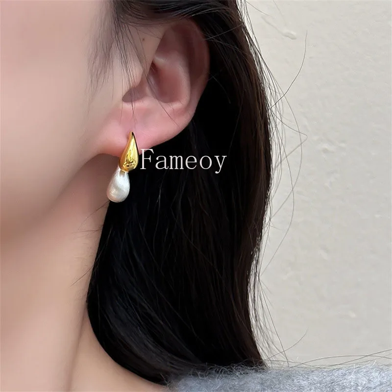 2024 New Fashion Classic Droplet Shape Contrast Women's Earrings
