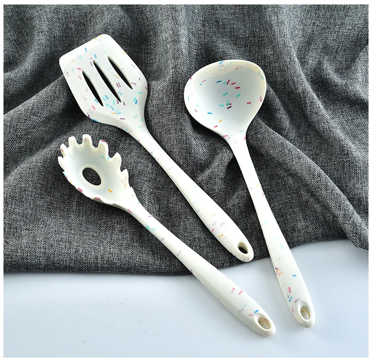 Kitchen utensils Creative Color Dot Silicone Kitchenware Long Handle Soup Spoon Colander Frying Spatula Egg Beater Household Cooking Tool