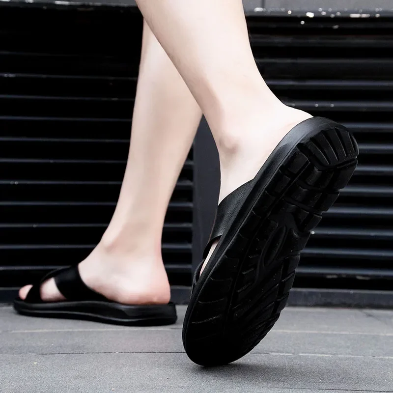 Рисунок 5 - Шлепанцы мужские кожаные