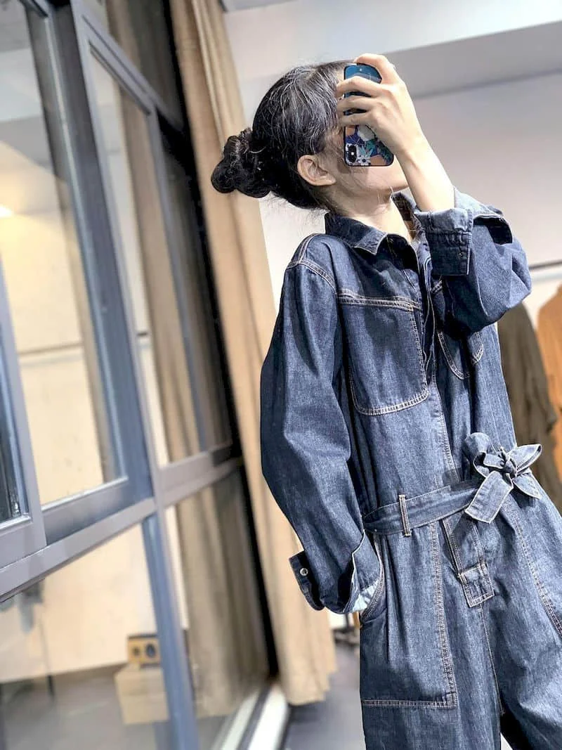 أفرول جينز واسع بأكمام طويلة مع حزام — صورة 11
