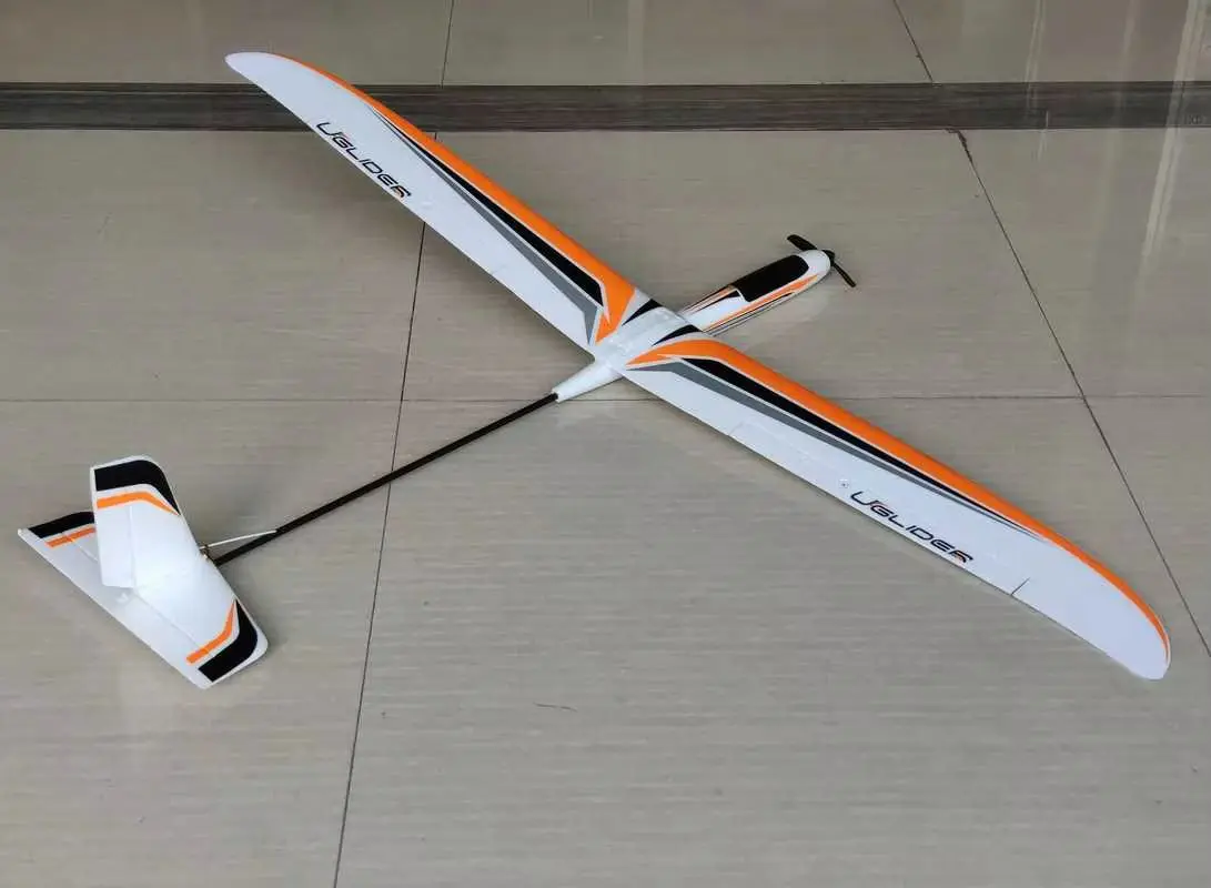 Détail du cockpit du U-GLIDER 300g avec récepteur et batterie, version KIT ou PNP pour assemblage.