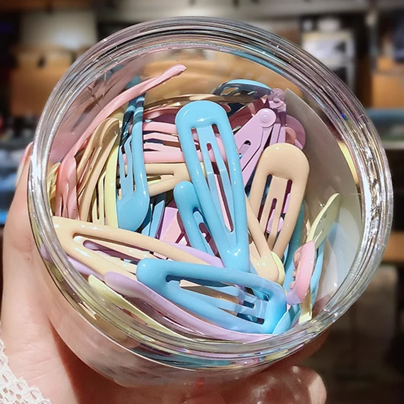 Рисунок 2 - разноцветные заколки для волос для женщин