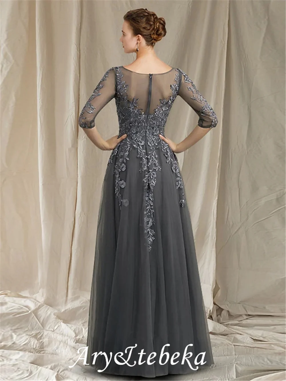 A-Line Mother of the Bride Dress Elegant V Neck Floor Length Tulle Lace Half Sleeve with Appliques