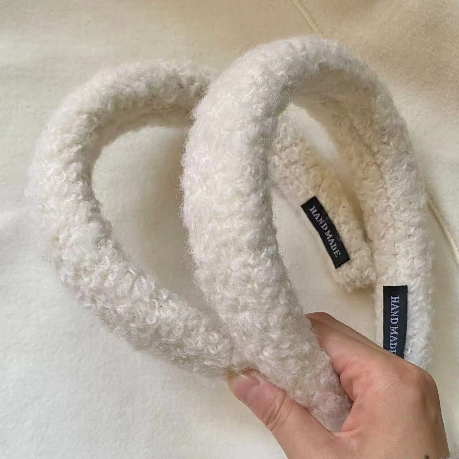 1PC White Fuzzy Wool Headbands, Handmade Fluffy Hair Accessories, Soft Warm Winter Headwear, Stylish Thick Padded Hair Bands