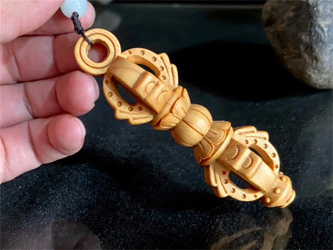 Petit Pendentif Vajra Bouddhiste en Bois Massif, Instrument de