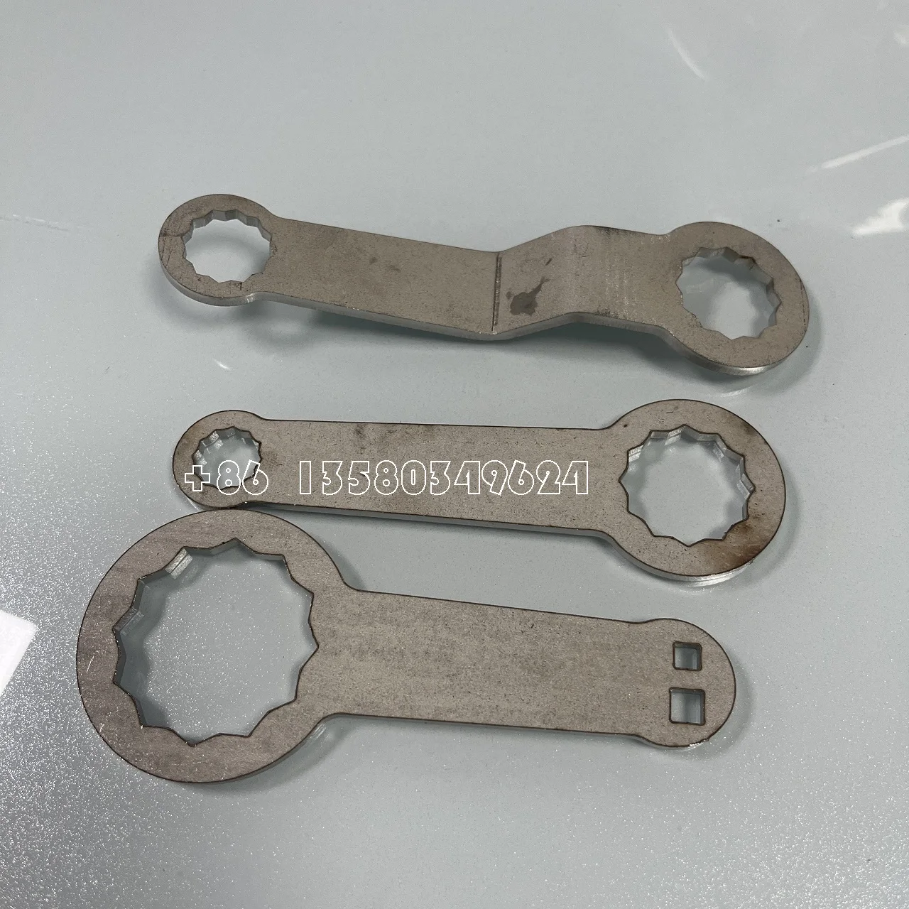 

Hydraulic pump flow adjustment wrench tool for K3V112 K3V63 lifterHydraulic pump flow adjustment wrench tool for K3V112 K3V63