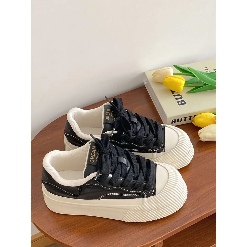 Thick Soled Leather Top Quality Women Shoes 2024 Instagram Trendy Fashion Soft Soled Women Casual Shoes Sports Shoes 24-155