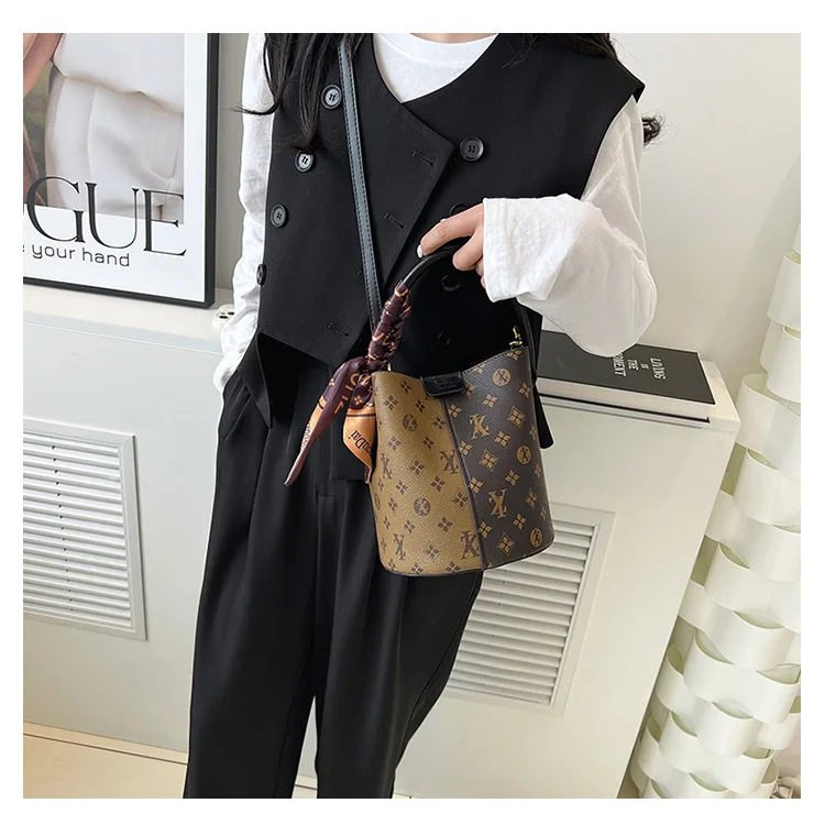 Advanced fashion bag for women 2025 - close-up