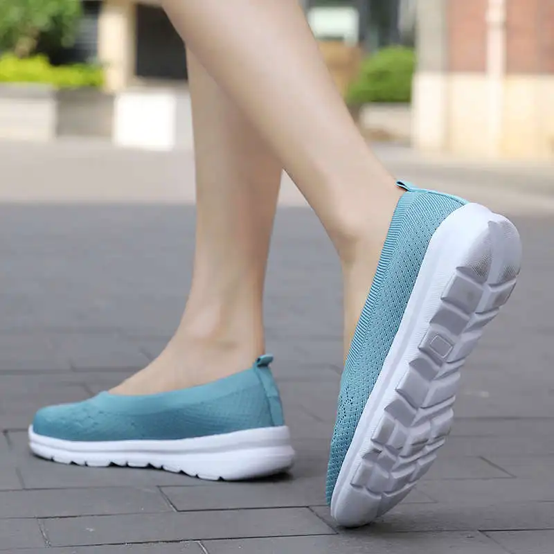 runner sports shoes price
