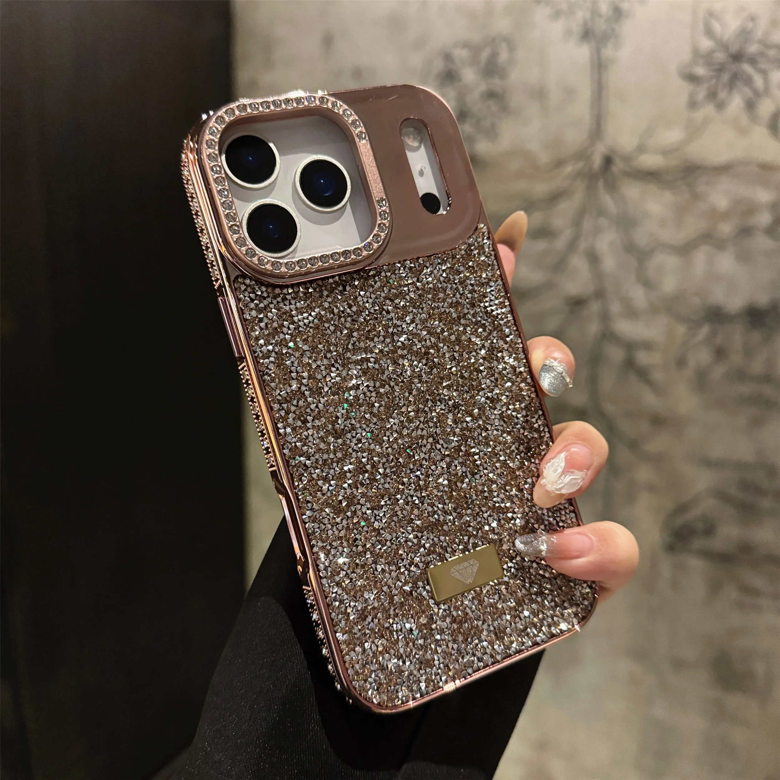 Luxury Fashion Bling Glitter Diamond Phone Case with Bracket and Protective Shell