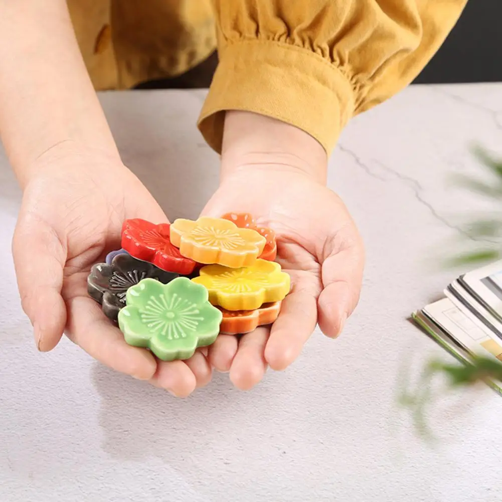 Sakura Shape Chopstick Holder Ceramic Chopstick Rest Shelf Versatile Tableware Holder For Home Restaurant Kitchen Ornaments