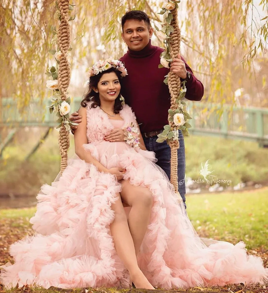 

Charming Pink Maternity Robes for Photo Shoot A Line Tiered Ruffles Pregnant Women Prom Dress Sweep Train Babyshower Gowns