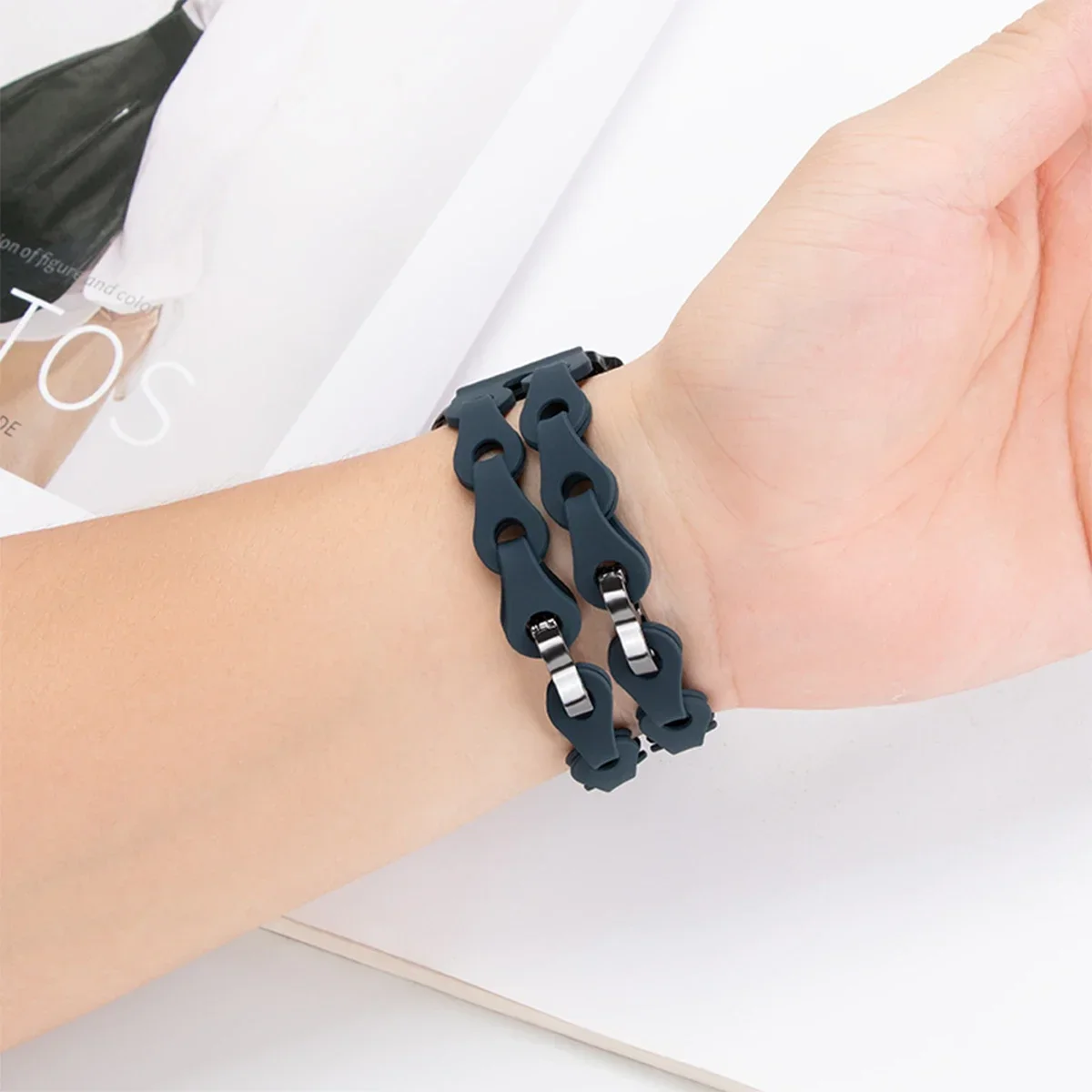 Enhanced Silicone Chain Strap for Smartwatch, 22mm Wristband Bracelet Replacement Accessory