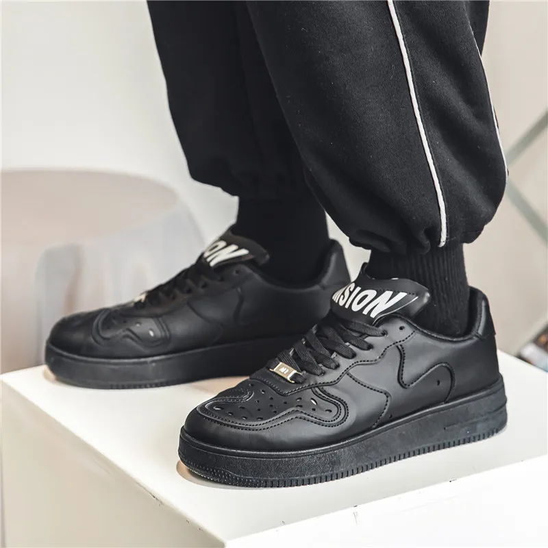

2023 New Men's Shoes Spring Everything Thick Soled Waterproof Non-Slip Pure Black Chef Tide Shoes Port Style Casual Board Shoes