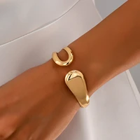 Un bracelet ouvert à la mode pour femmes, bracelet ouvert au design géométrique creux élégant et polyvalent, adapté à un usage quotidien 1