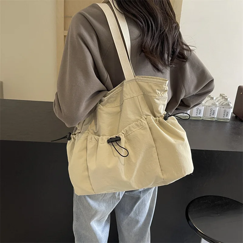 Borsa tote di grande capacità Borsa a tracolla in tela alla moda Borsa a secchiello per pendolarismo da lavoro - immagine 2