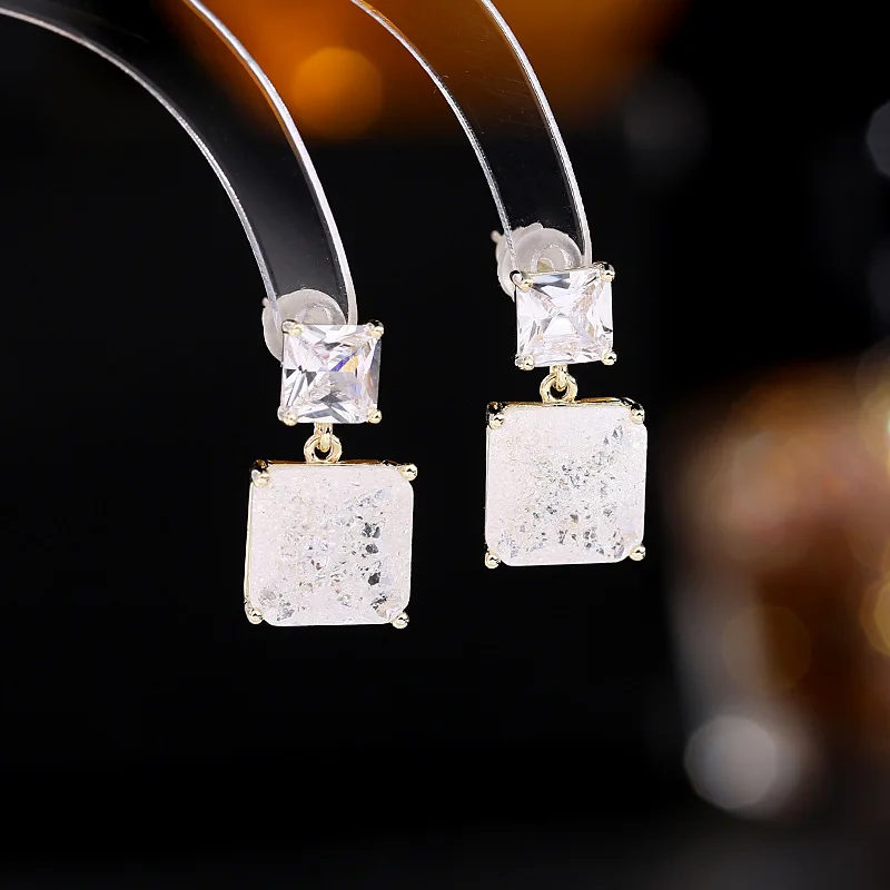 Ice Crack Cubic Zirconia Sweet Cute Geometric Stud Earings for Girls New Fashion Luxury Square CZ Stone Earrings Jewelry