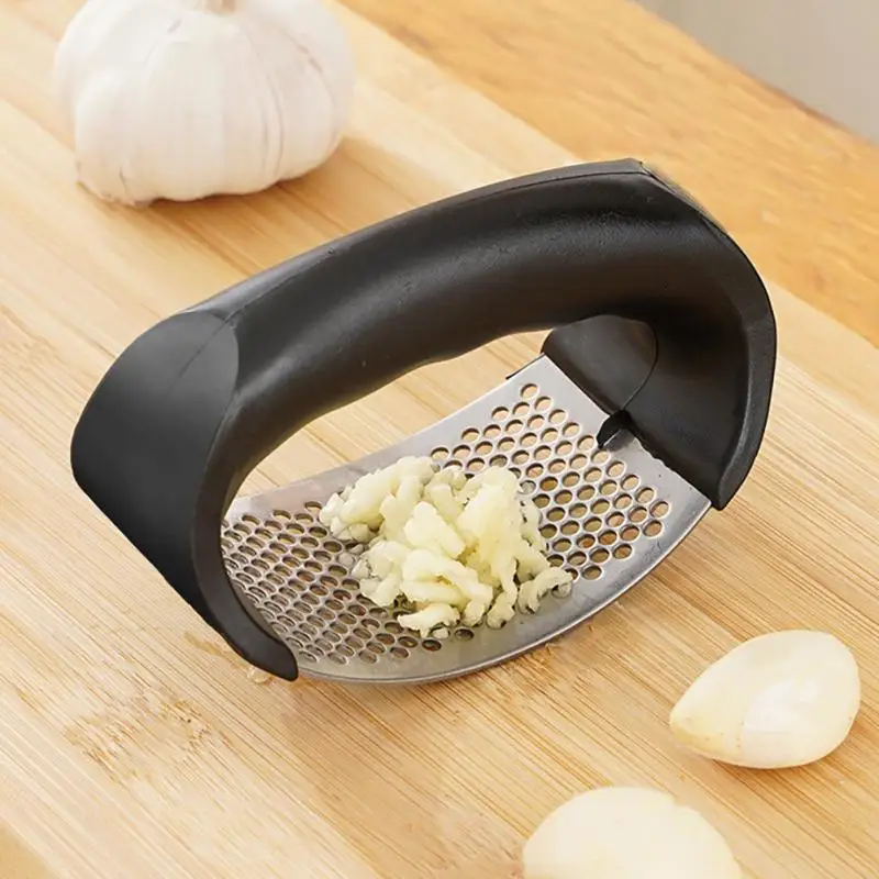 Garlic Press Crusher Multi-function Vegetables Ginger Squeezer Handheld Ginger Mincer Tools Rolling Crusher Kitchen Accessories