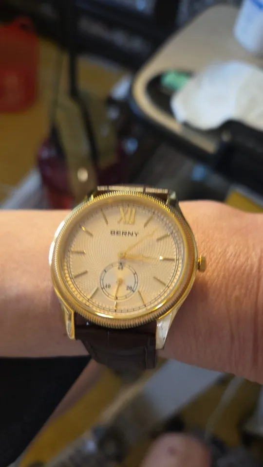 AURELIUS SLIM™ Ultra-Thin Gold Quartz Watch – Classic Leather Strap Business Dress Watch for Men photo review