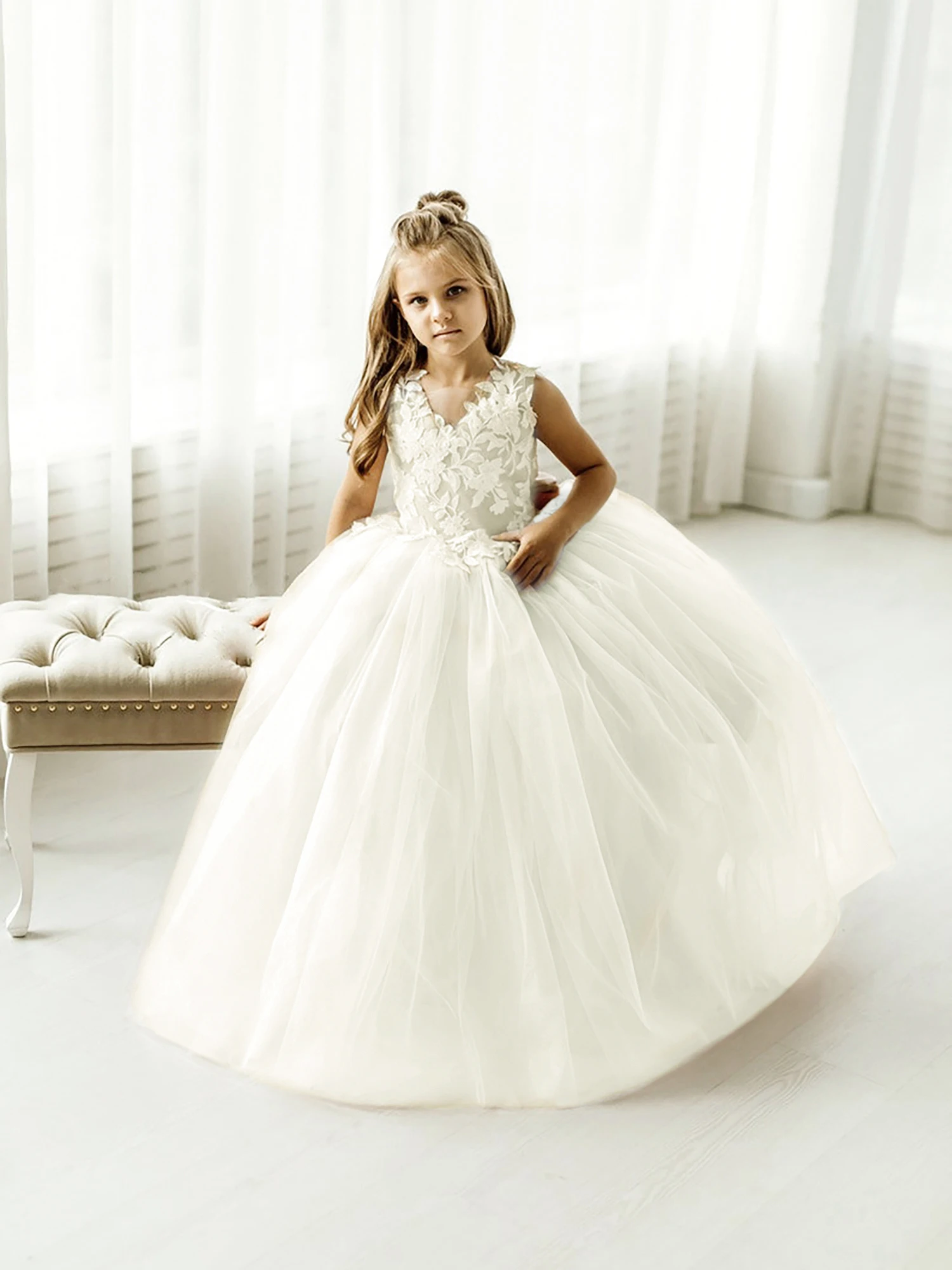 

Champagne Ivory Girls Ball Gown Cute Bow-knot Lace Flower Girls Dress For Wedding Christmas Dress For Girls Robe Princesse Fille