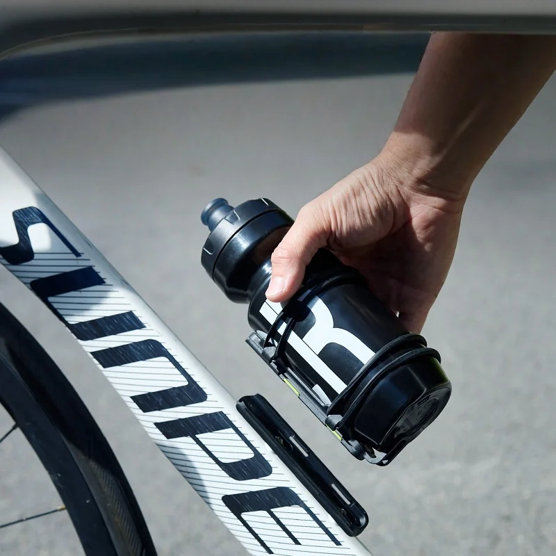 Magnetic Quick-Release Bike Bottle Holder - Secure No-Fall Design with Straps & Tool, Black