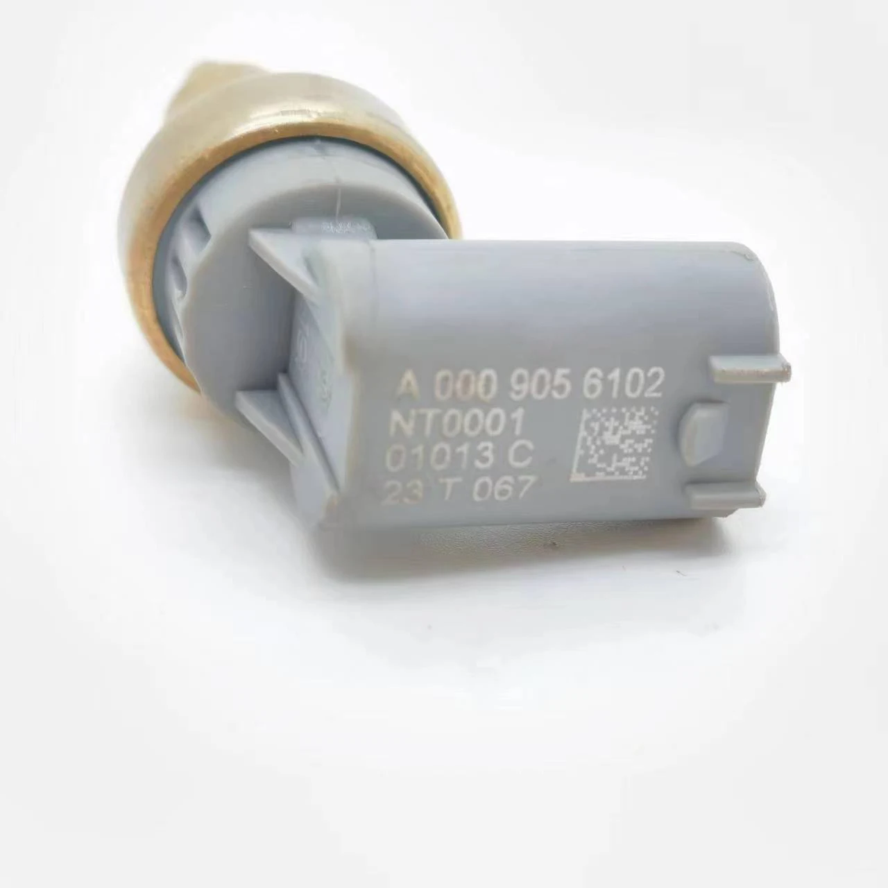 Cooling Temperature Sensor For Mercedes-Benz Classes W169 W176 W24 A0009056102 6 W203 S204 C117 A209 C218