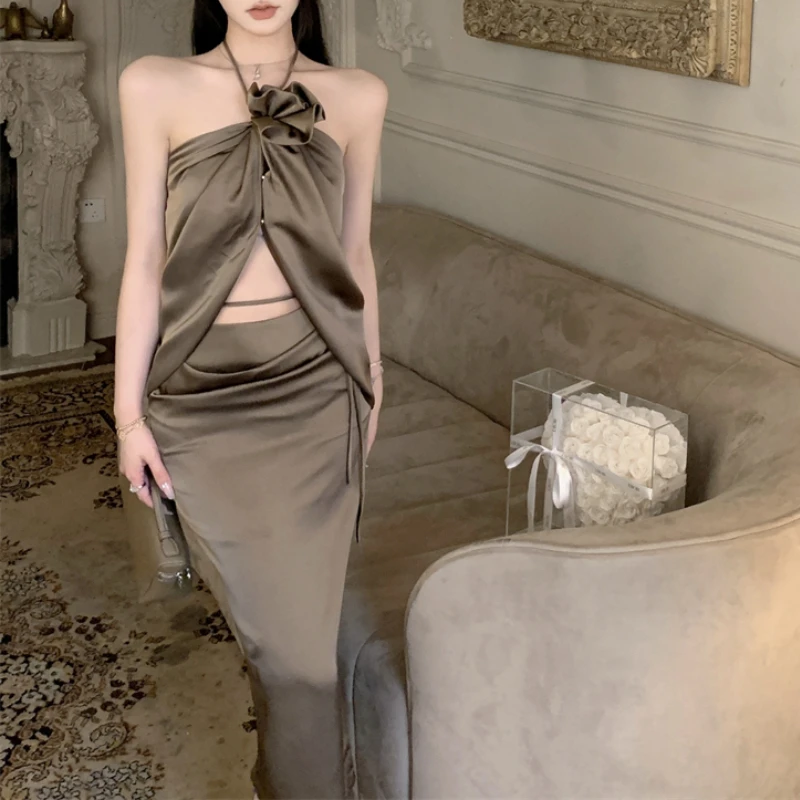 

2024 Summer New Korean 3d Flower Pleated Sexy Irregular Camisole Women + High Waist Solid Color Casual Satin Skirt Two-piece Set