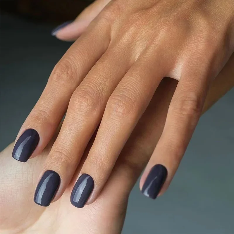 24-Piece Set of Simple White Press-On False Nails