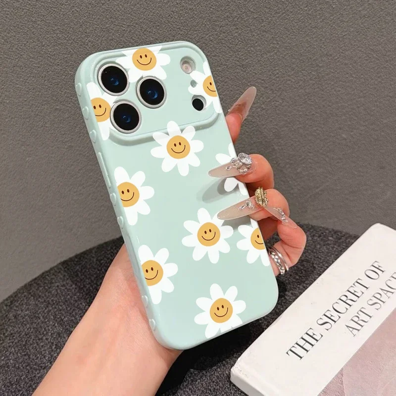 Daisy Flowers Side Heart Shape Phone Case Cover