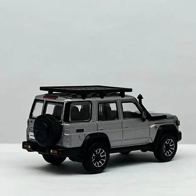 DBGT 1:64 토요타 랜드 크루저 LC70 플라스틱 섀시 합금 바디 미니어처 모델 오프로드 SUV 다이캐스트 JDM 수집가용 장난감 자동차 선물