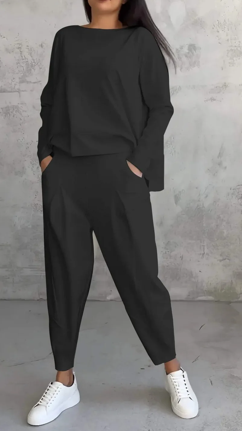 Women’s trousers suit – 2-piece O-neck long sleeve T-shirt with solid color loose trousers and pockets black