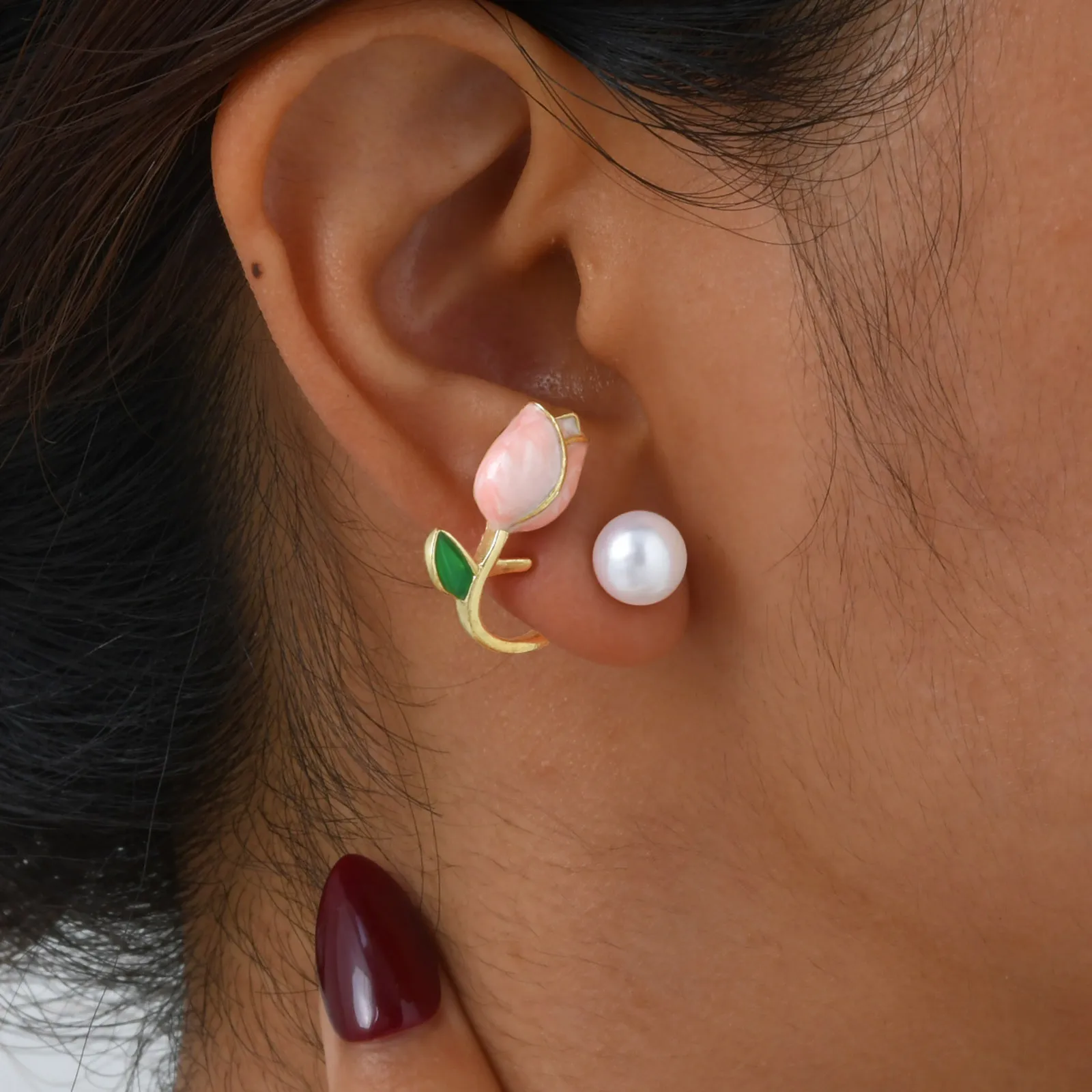 Prjewel Hellrosa Tulpen-Perlen-Ohrstecker, exquisiter vergoldeter Wer-Ohrring für Frauen, romantischer Statement-Schmuck, Mädchen-Geschenk – Detail 1
