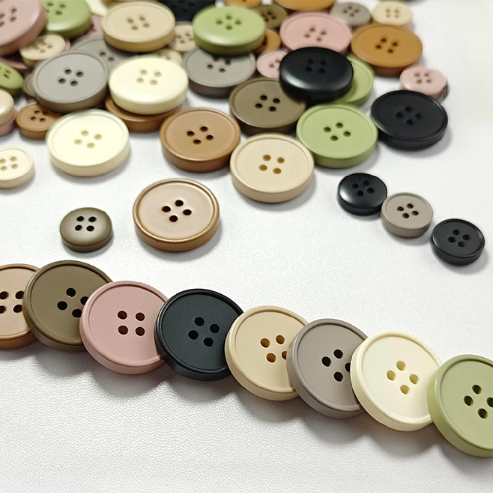 10pcs 15/25mm 다채로운 수지 4 홀 라운드 버튼 스웨터 코트 및 정장을위한 프리미엄 수제 DIY 바느질 액세서리