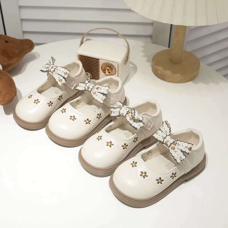 2025 New Fashion Girls Leather Shoes Sweet Flower Kids Flats Round Toes Cute Bow Girls Princess Shoes Non-slip Soft Sole Ins