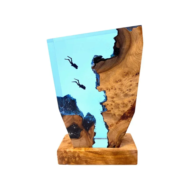 

15-20cm cartoon 2 divers Explore underwater caves figure decoration toy PVC epoxy resin electric light collection model