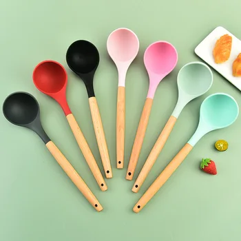 Cucchiaio da zuppa rotondo in silicone con manico in legno Tagliatelle Ramen coreane Bouillon Cucina con mestolo lungo Cucchiai da cucina giapponesi Stoviglie 1