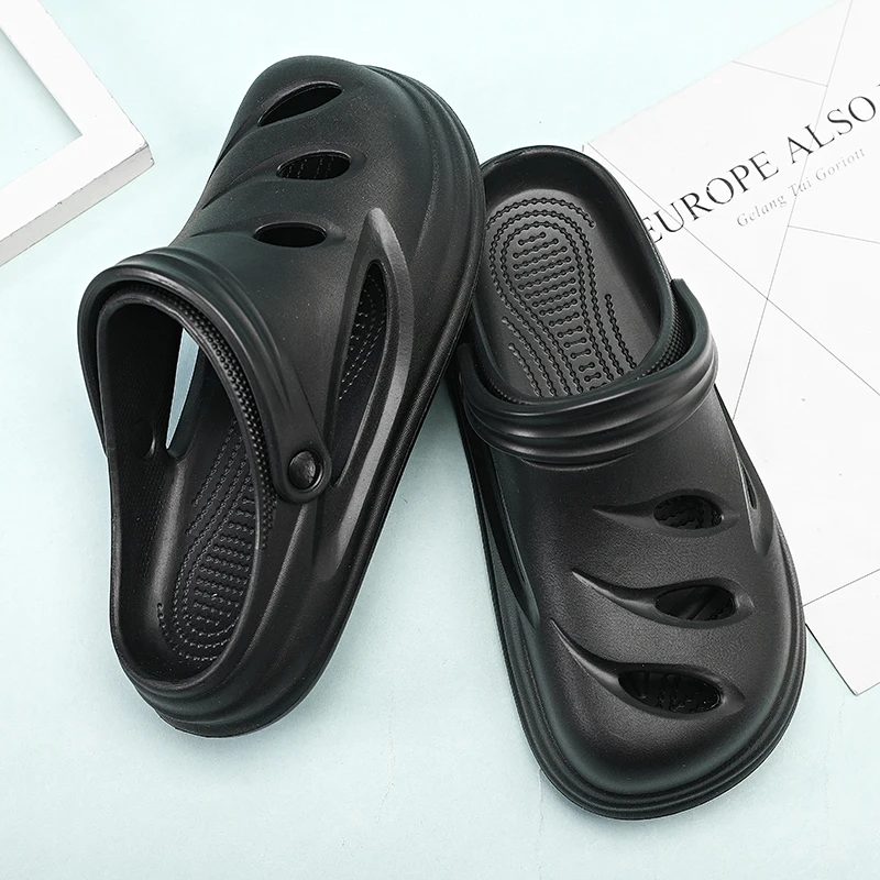 Men's Shoes Cut-out Fashion Bread Shoes Summer Casual Beach Sandals Outdoor Soft Men's Flip Flops Light Bathroom Slippers