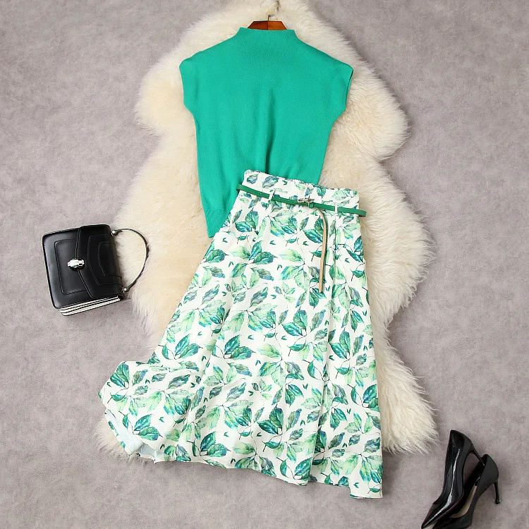 

New Women's Wear for Winter 2023 Sleeveless Knit T-shirt Printed Pleated Skirt with Belt Fashion Suit European and American