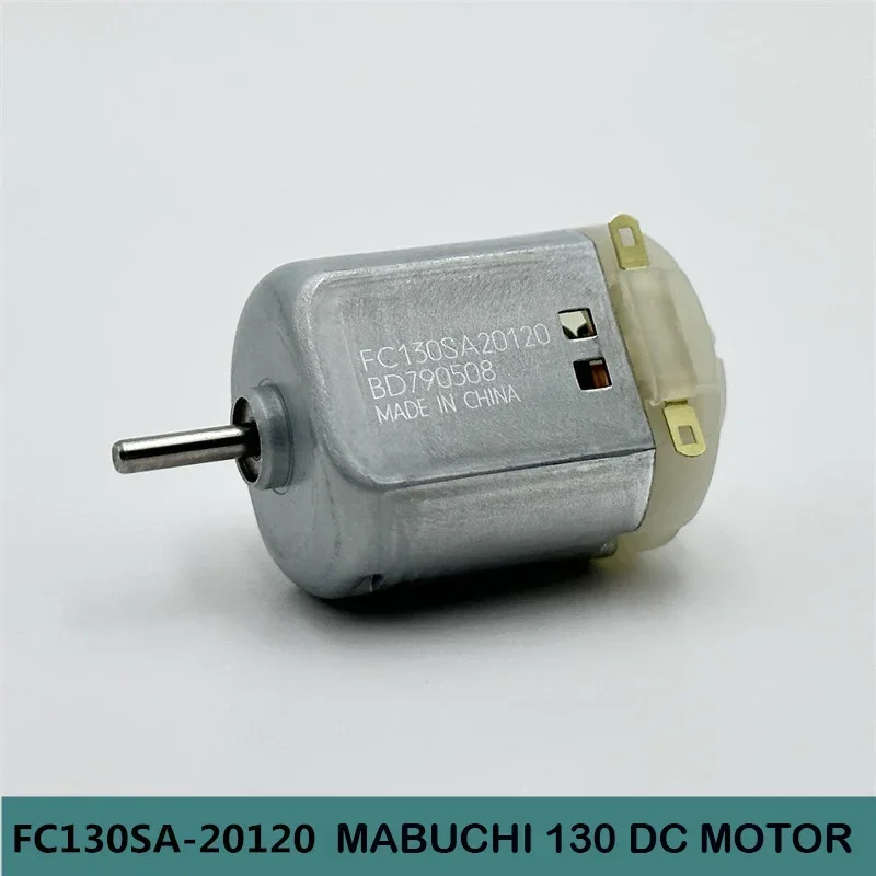 Détail du moteur Mabuchi FC-130SA-20120 pour bateau RC, avec vis de fixation et connecteur.