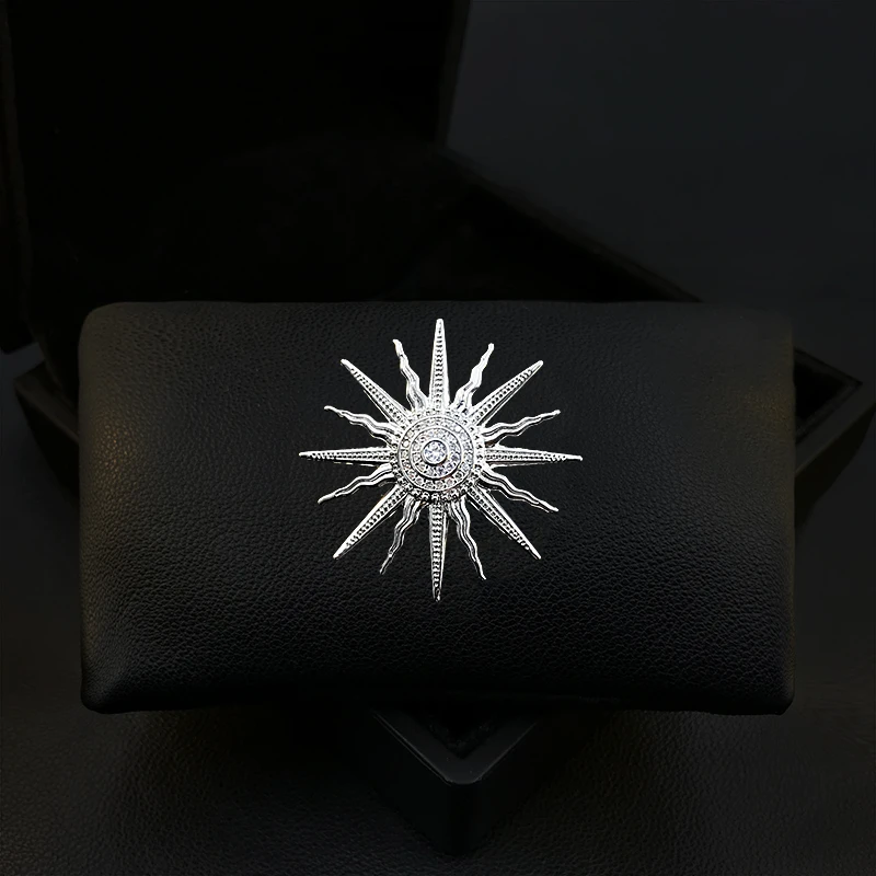 Luxury Sunlight Brooch Design Sense Niche Fashion Men and Women Suit Accessories Chest Anti-Exposure Neckline Pin Jewelry  5261