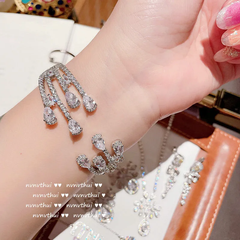 Women Luxurious all-diamond Zircon Drop-panel Necklace Earrings Bracelet Set 2026 6
