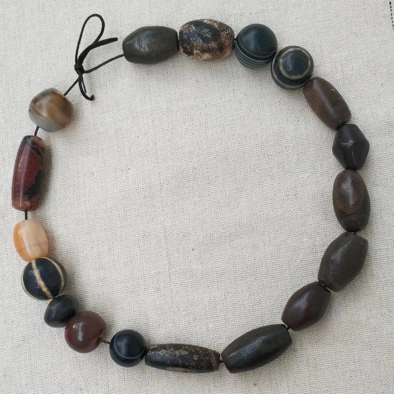 

1pcs/lot Natural Millennium Old Agate Beads Various Dzi Beads Highland Area Folk Collection jewelry amulet folk-custom precious