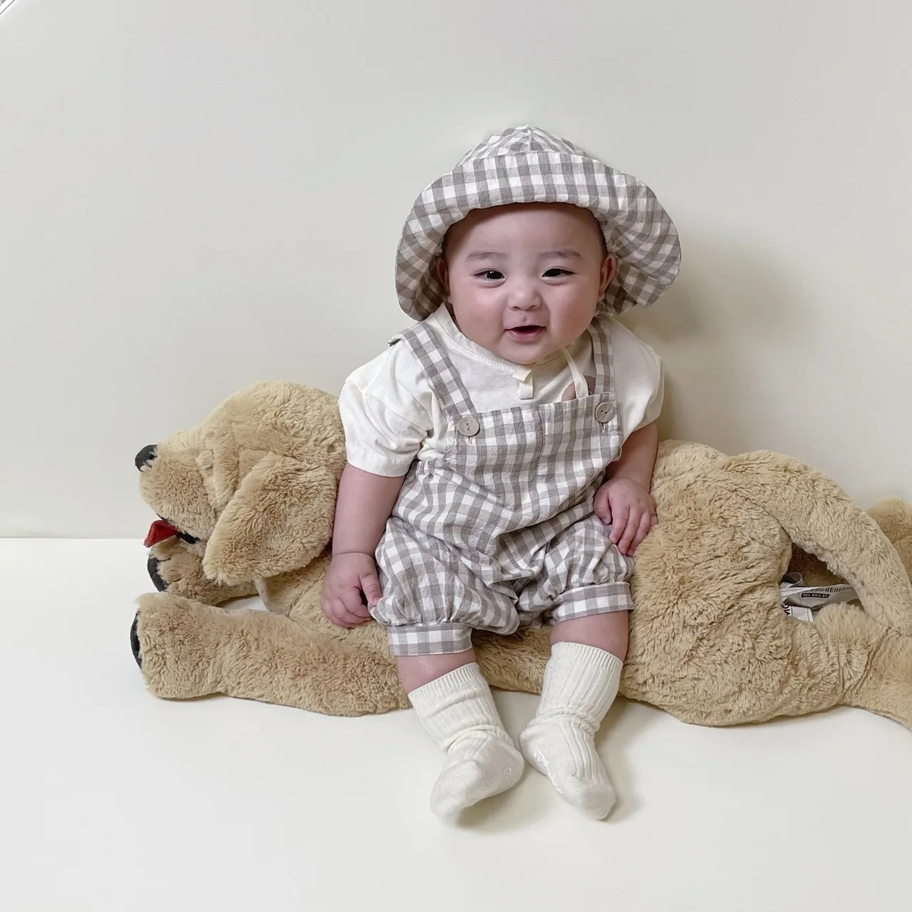 Newborn Baby Cute Set Boy Lion T-shirt + Toddler Fashion Plaid Sling Overalls + Girl Sun Protection Fisherman's Hat 3pc Suit stylish baby clothing set