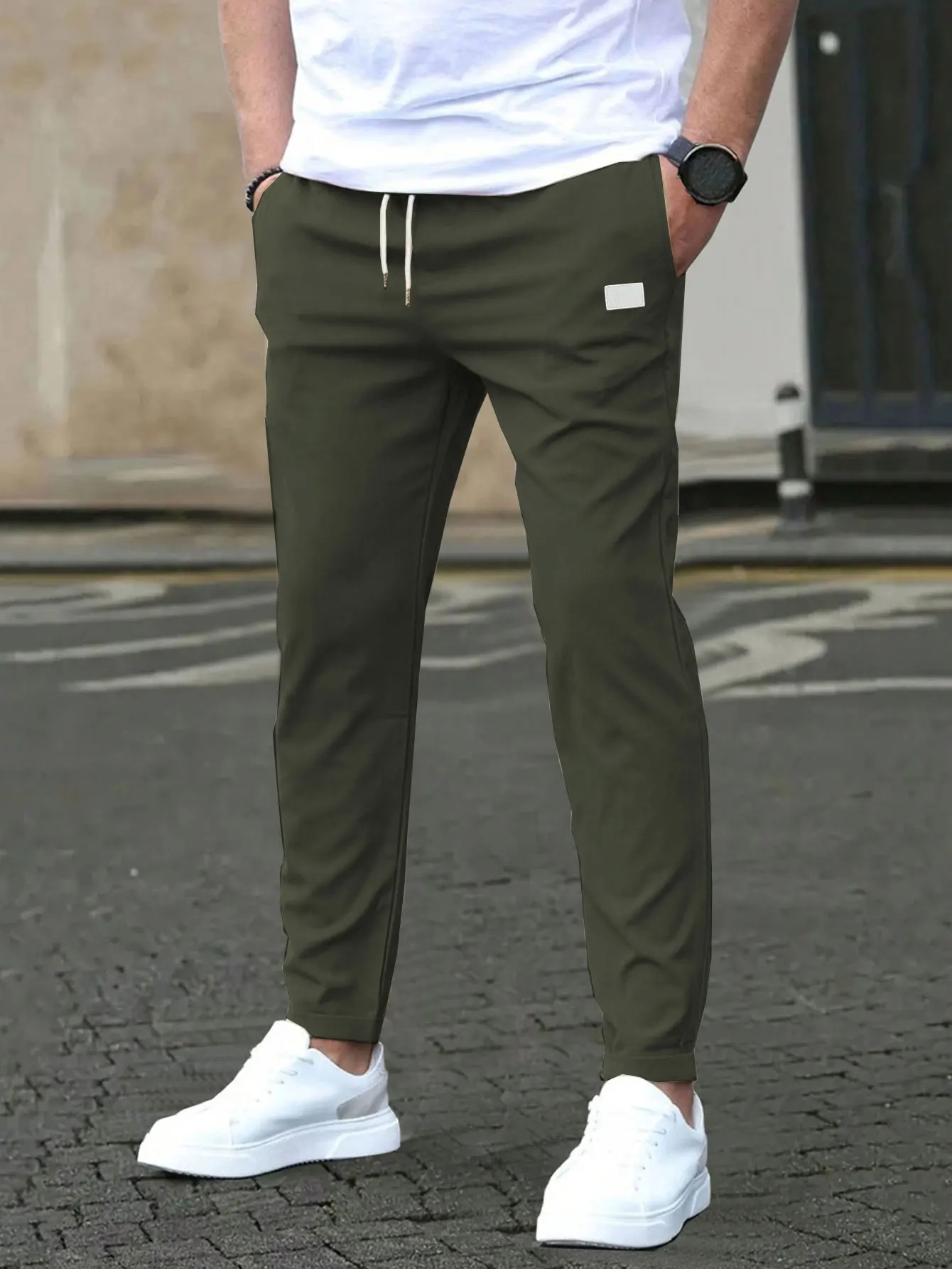 Herren-Hose in Unifarbe mit Kordelzug, normale Passform, lässige Modehose, Kordelzug-Hose, Taschenhose – Detail 26