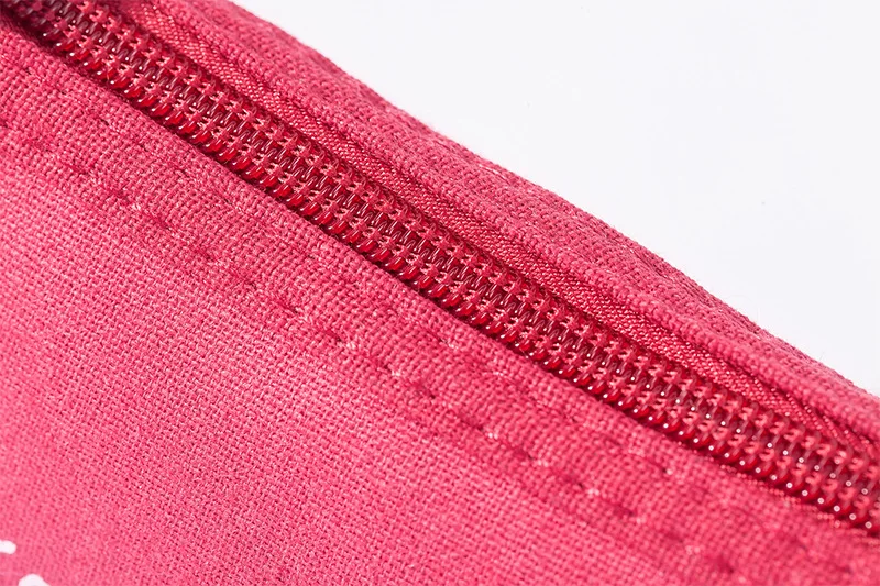 Leuke make-up tas met stippen van canvas voor op reis_voghion.com